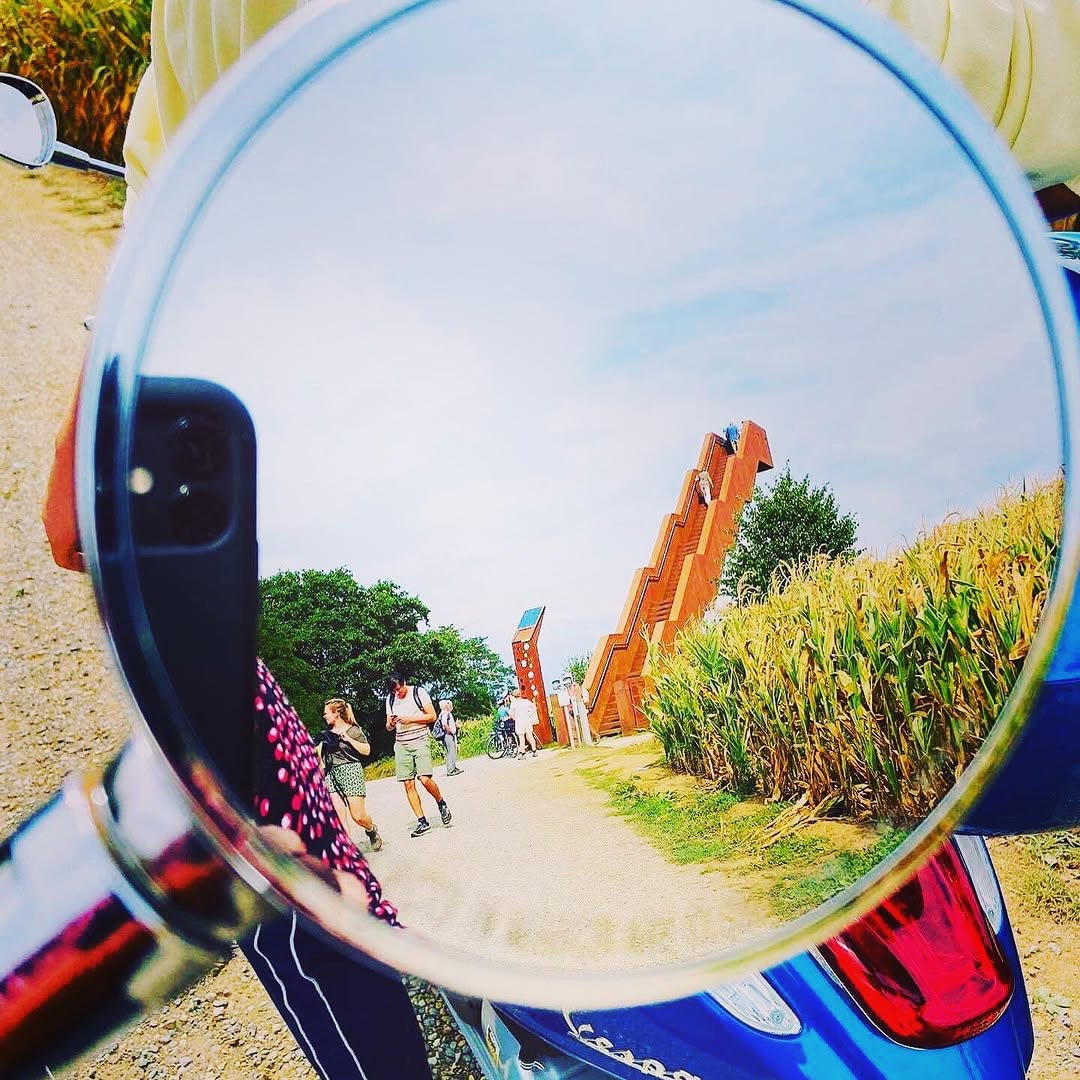Vlooybergtoren met Vespa's
